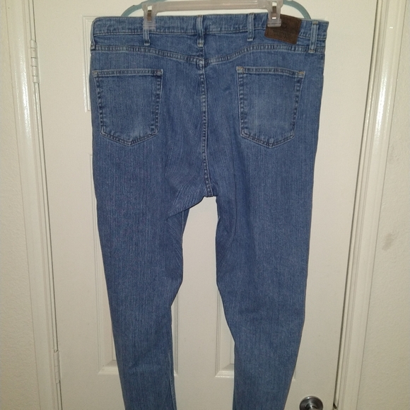 Wrangler Relaxed Fit Blue Wash Denim Jeans Men's sz 42x30. - Picture 2 of 7